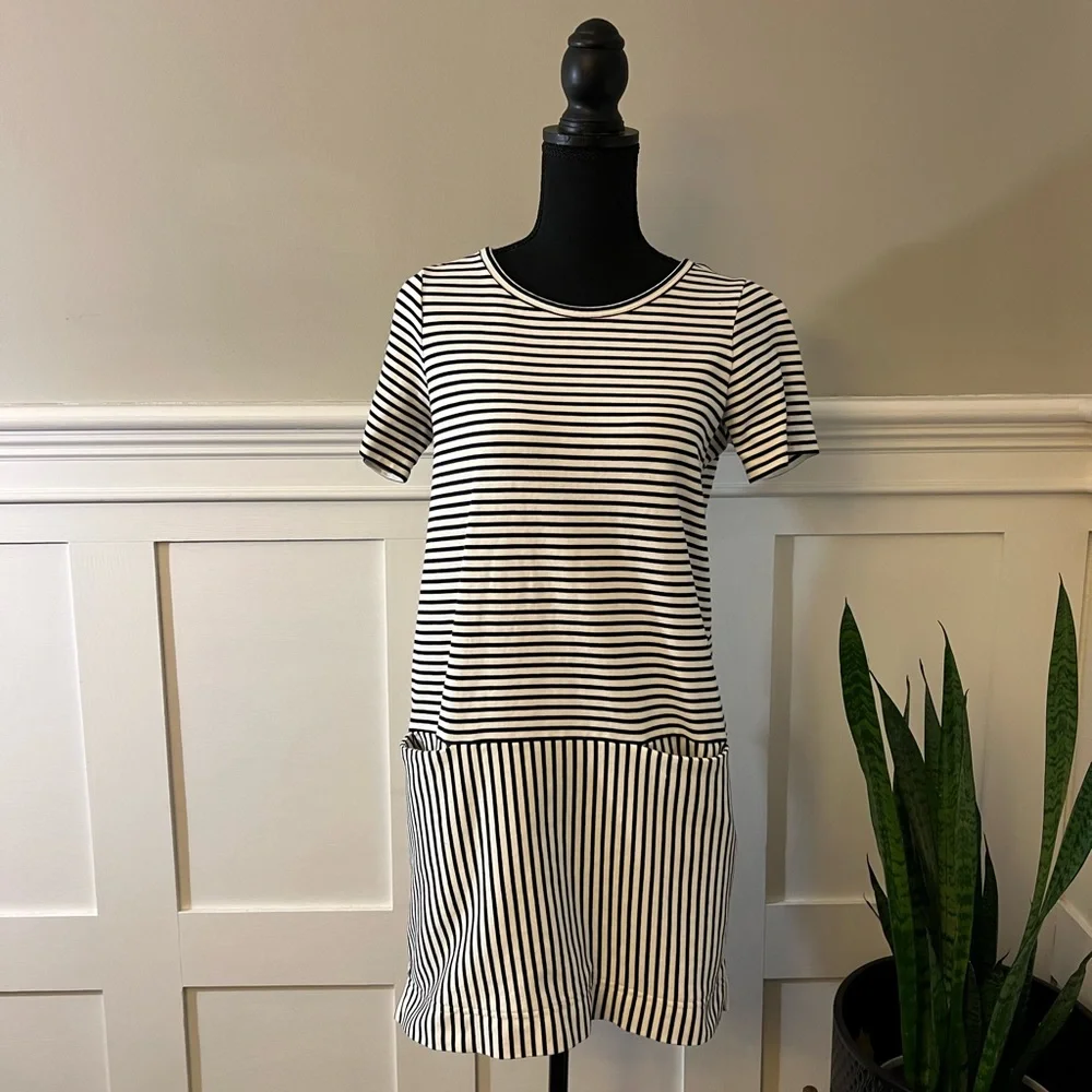 Madewell black and white striped dress with pockets - Picture 1 of 6